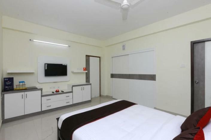 The Posh Residency, Ecr Panzió Csennai Kültér fotó
